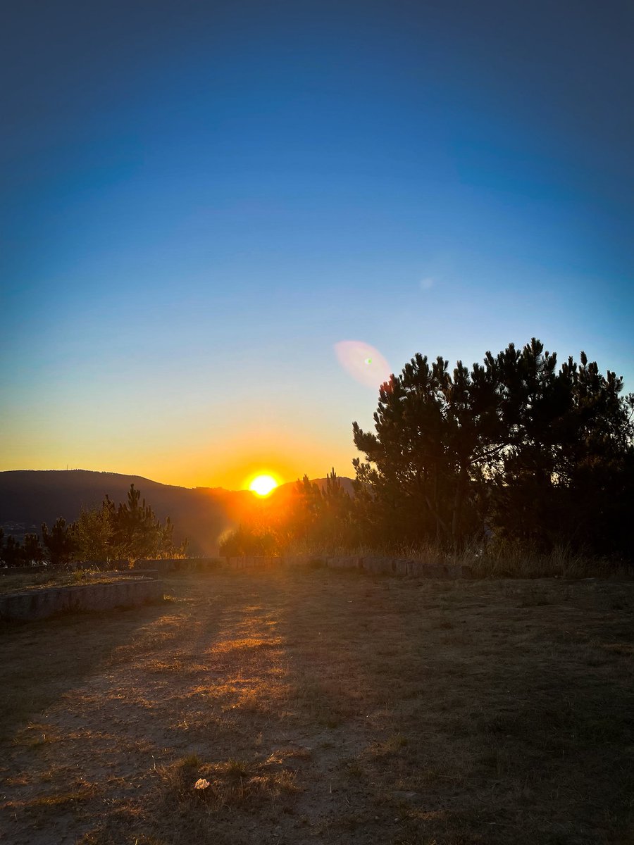 enfocado16's tweet photo. Esta tarde salí a cazar la puesta de sol con la cámara.
Spoiler: valió la pena... https://t.co/yUhLr1Go1G