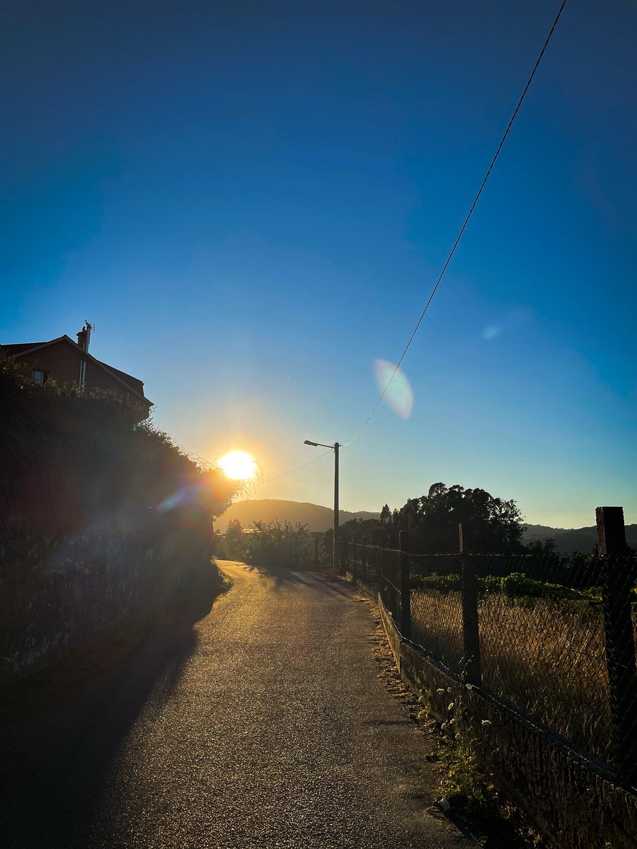 enfocado16's tweet photo. Esta tarde salí a cazar la puesta de sol con la cámara.
Spoiler: valió la pena... https://t.co/yUhLr1Go1G