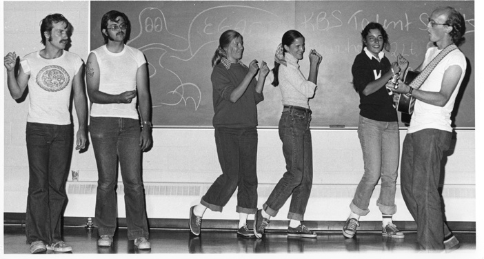#DYK that the Kellogg Biological Station had a Summer Talent Show in July 1976? This photograph shows six students participating in the talent show. Encore! #MSUHistory