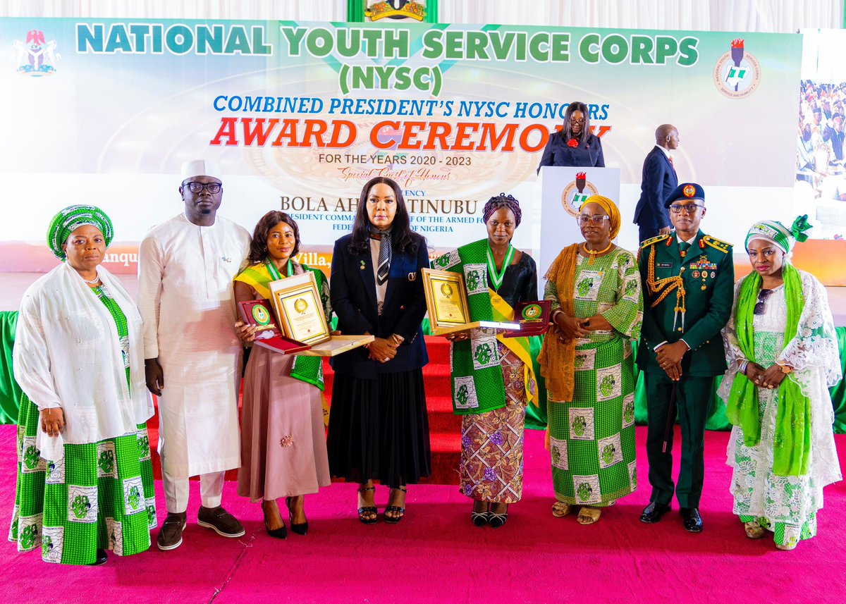 ayowisdom_'s tweet photo. Today at the Banquet Hall of the Presidential Villa, Abuja, His Excellency @officialABAT, GCFR, represented by the Minister of State for Labour and Employment, Hon
Nkeiruka Onyejeocha, conferred the prestigious NYSC Honours Award on 200 exceptional ex-Corps Members. I was honoured to join Mr. President as we celebrated the selflessness, patriotism, and excellence of these young Nigerians who exemplify the spirit of national unity and service. Their sacrifices and impact—especially in education, health, agriculture, and grassroots development—remind us that the future of Nigeria is in capable hands.

The President’s message was both inspiring and reassuring. He not only acknowledged the extraordinary efforts of the awardees, including 10 physically challenged honorees under the Hope Alive Initiative, but also announced life-changing incentives—employment into the Federal Civil Service, postgraduate scholarships, and monetary rewards. These gestures reflect a government deeply committed to youth empowerment and inclusion in national development.

As Minister of Youth Development, I reaffirm our unwavering support for young Nigerians through bold, strategic programmes. From NIYA’s seven million digital jobs, to the Corpreneurship startup initiative, to the upcoming National Youth Conference—this administration is intentional about giving young people a seat at the table. The recent increase in Corps Members’ allowance from ₦33,000 to ₦77,000 is further testament to Mr. President’s vision of a more secure and prosperous future led by empowered youth.

To all awardees: your story is a beacon of hope. You have shown that with integrity, innovation, and resilience, Nigerian youth can lead with distinction. I encourage every young person out there to stay engaged, take advantage of government programmes, and remain committed to national unity. We celebrate you today—and we count on you for tomorrow.

 #NYSCHonoursAward2025 #YouthForNigeria #PresidentialSupport #OneNationOneFuture