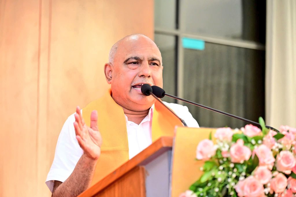 Hkhandelwal1964's tweet photo. आज भोपाल में @BJP4MP विधायक दल की बैठक संपन्न हुई।

बैठक में भाजपा के राष्ट्रीय सह संगठन महामंत्री आदरणीय श्री @shivprakashbjp जी, मुख्यमंत्री @DrMohanYadav51 जी, क्षेत्रीय संगठन महामंत्री श्री @ajayjamwalbjp जी, प्रदेश प्रभारी डॉ. @bjpdrmahendra जी, सह प्रभारी श्री @upadhyaysbjp जी, उप मुख्यमंत्री श्री @rshuklabjp जी, प्रदेश संगठन महामंत्री श्री @HitanandSharma जी, मध्य प्रदेश शासन के संसदीय कार्य मंत्री श्री @KailashOnline जी एवं विधायकगण उपस्थित रहे।