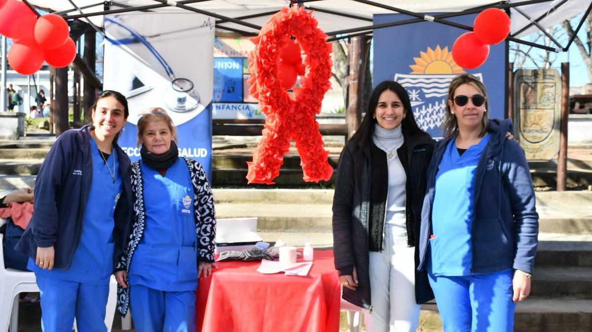 comuna33's tweet image. Gobierno de Treinta y Tres a través de la Dirección de Salud participó de jornada por el día nacional de respuesta VIH Sida, realizada en la Plaza de Villa sara.
Se trató de una actividad interinstitucional promovida por el MSP y  el apoyo local.
#GobiernodeTreintayTres