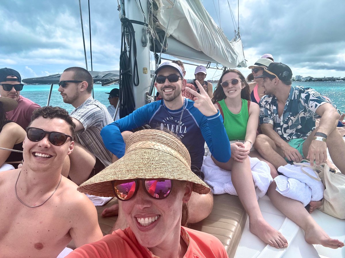 tinyseedfund's tweet image. Our team is already day dreaming of returning to Cancun in December for TinyFest 2025! 😎 TinyFest is our private retreat where TinySeed founders, mentors, and LPs come together for a few days of knowledge sharing, actionable talks, beach hangouts, and amazing excursions!