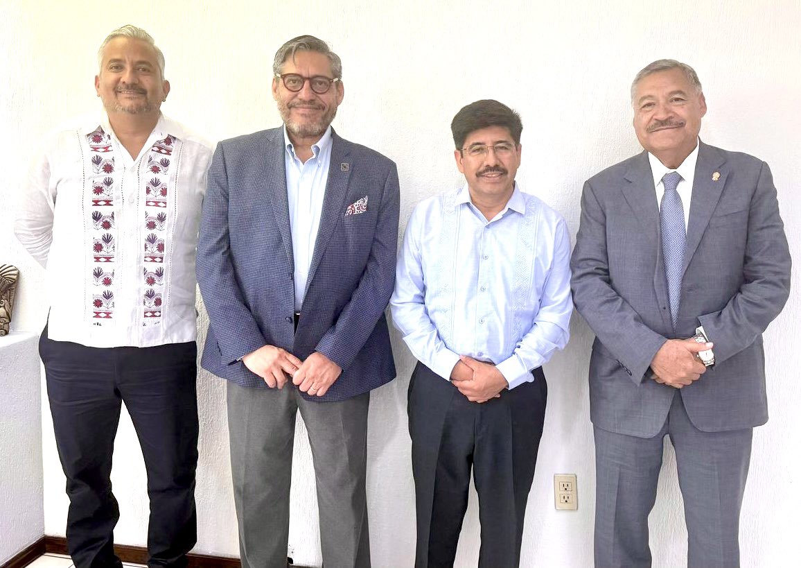 Al reunirse con el presidente electo de la <a href="/SCJN/">Suprema Corte</a> <a href="/HugoAguilarOrti/">Hugo Aguilar Ortiz</a> y el S.General de <a href="/ANUIES/">ANUIES</a> Luis Armando González, el rector de <a href="/UABJO/">.</a>  <a href="/RectorCristian/">Rector Cristian Carreño</a> dijo que la academia y el Poder Judicial son el principal motor del Desarrollo del País.<a href="/frecuencia2460/">frecuencia 2460</a> #Oaxaca