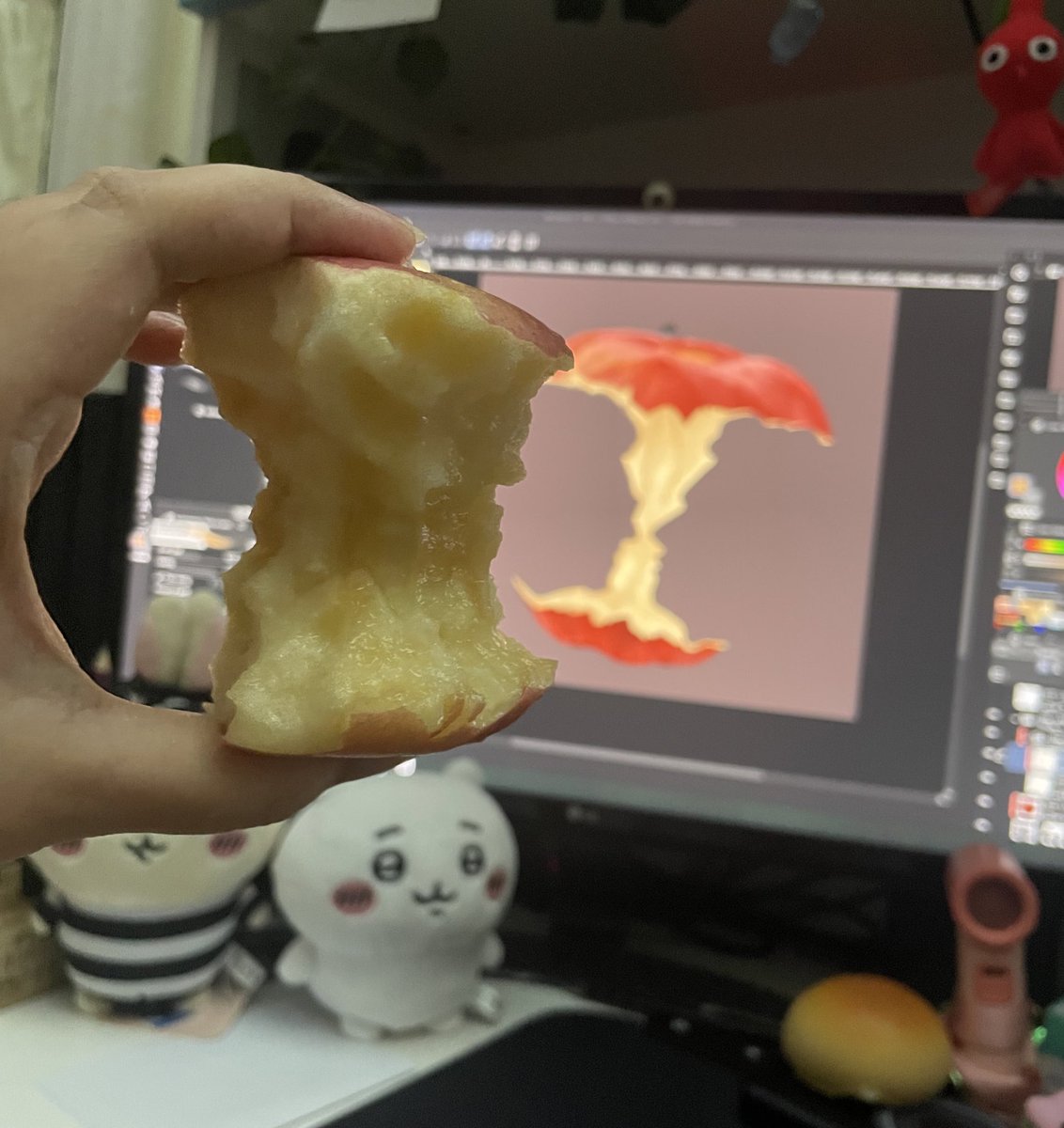 nocterish's tweet photo. The real star of the show is the apple I ate https://t.co/8lQmQWCo9i