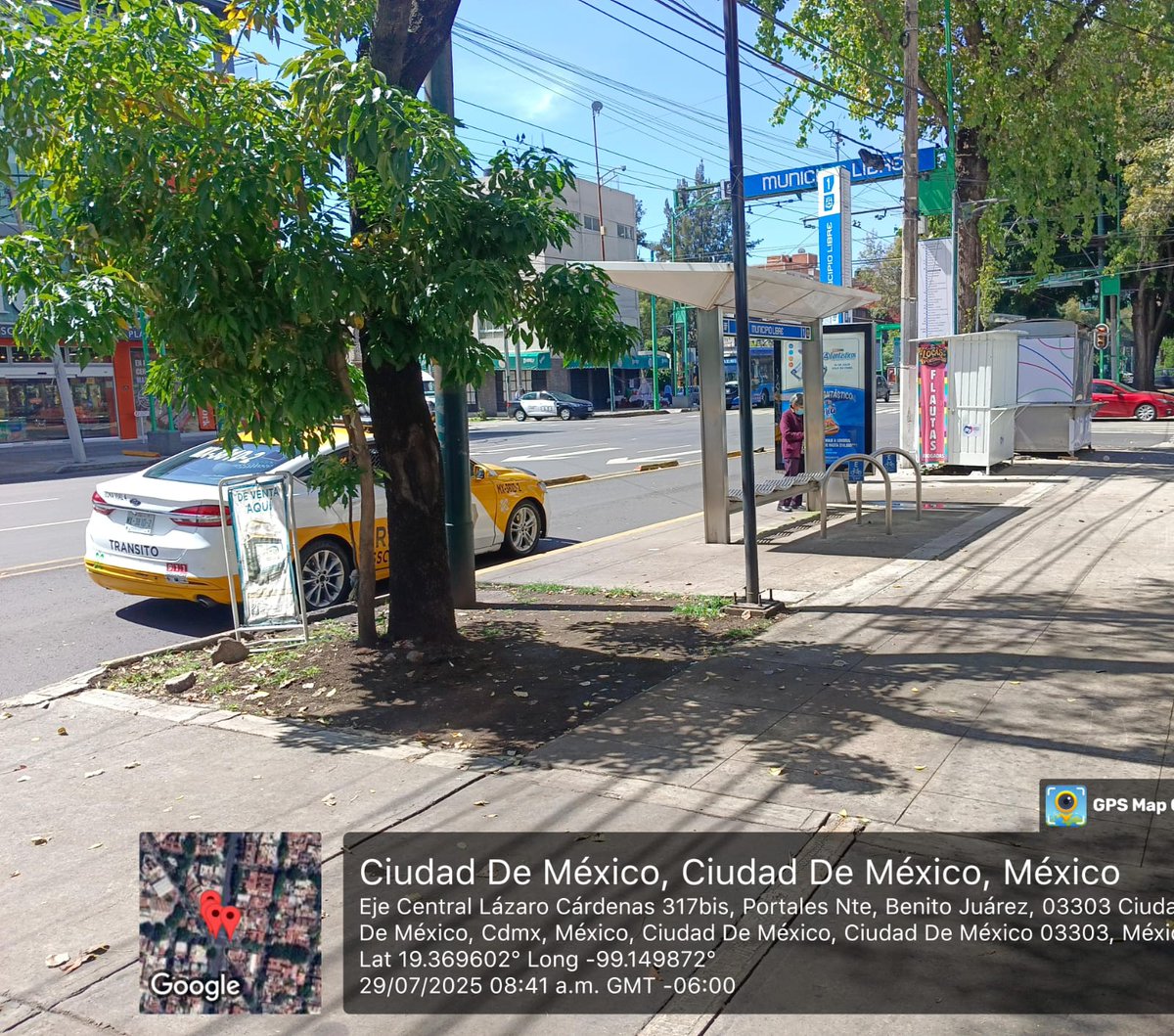 <a href="/EvidenciaCdMx/">Reportero Ciudadano</a> 🚧 Elementos de #TránsitoGCDMX acudieron al lugar para verificar la situación reportada.
 🚓 Tras la supervisión, se retira vehículo estacionado en lugar prohibido.
 ✅ Se mantienen patrullajes constantes en la zona para prevenir infracciones y garantizar el cumplimiento del