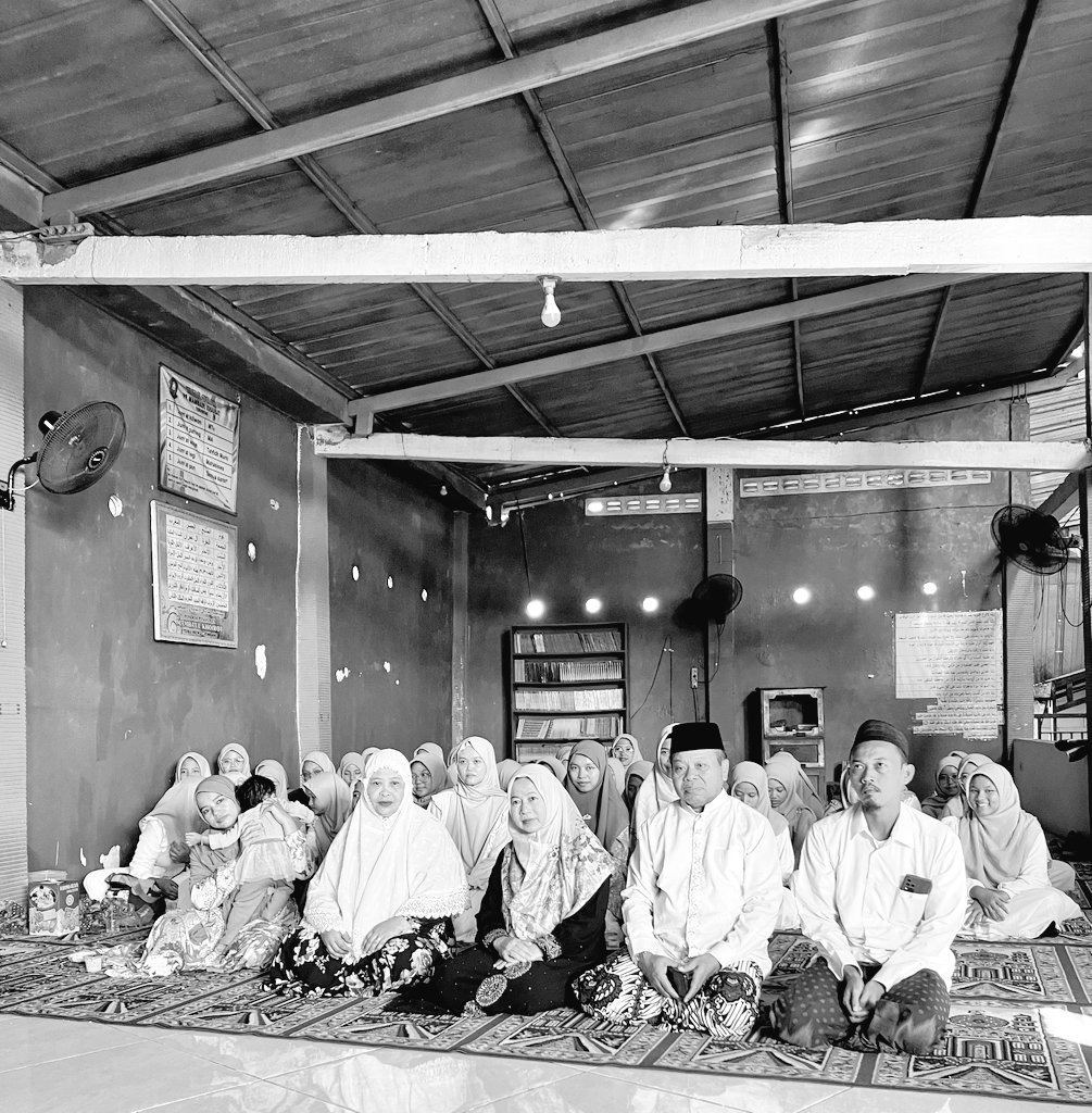 Empat dari sekian banyak foto perjalanan wali songo dan lain lain 🤗