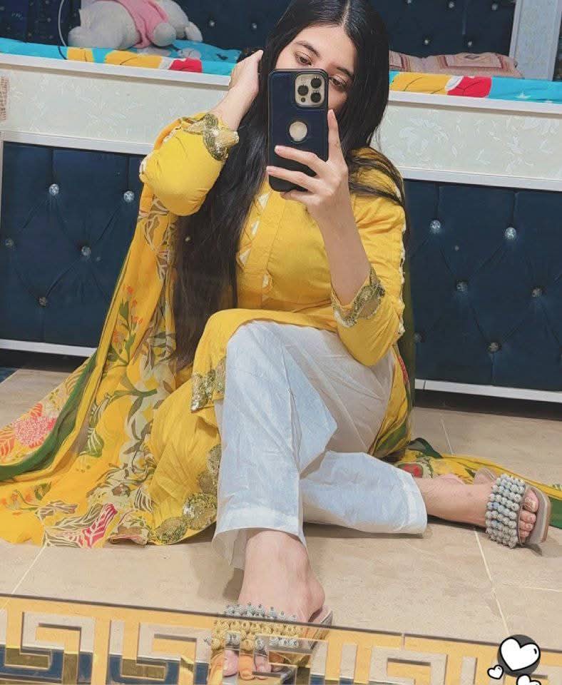 کون کون جاگ رہا ہے؟
 ذرا میرے دوست انا ضروری بات کر رہی ہوں 🙄