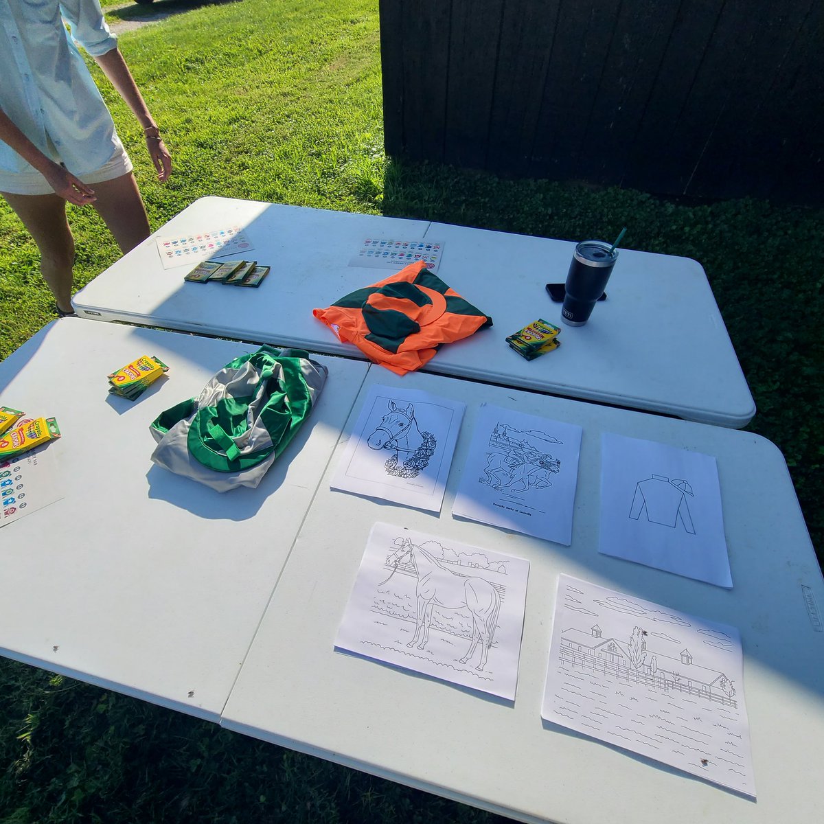 "This is the best day ever!!" 

Nearly 30 Woodford Co. 1st graders visited the farm last week. They ran, jumped, tumbled, smiled, and laughed for two hours. 🏆🥇🌹

We are so grateful to be able to host the school group and our own team shared in the joy!