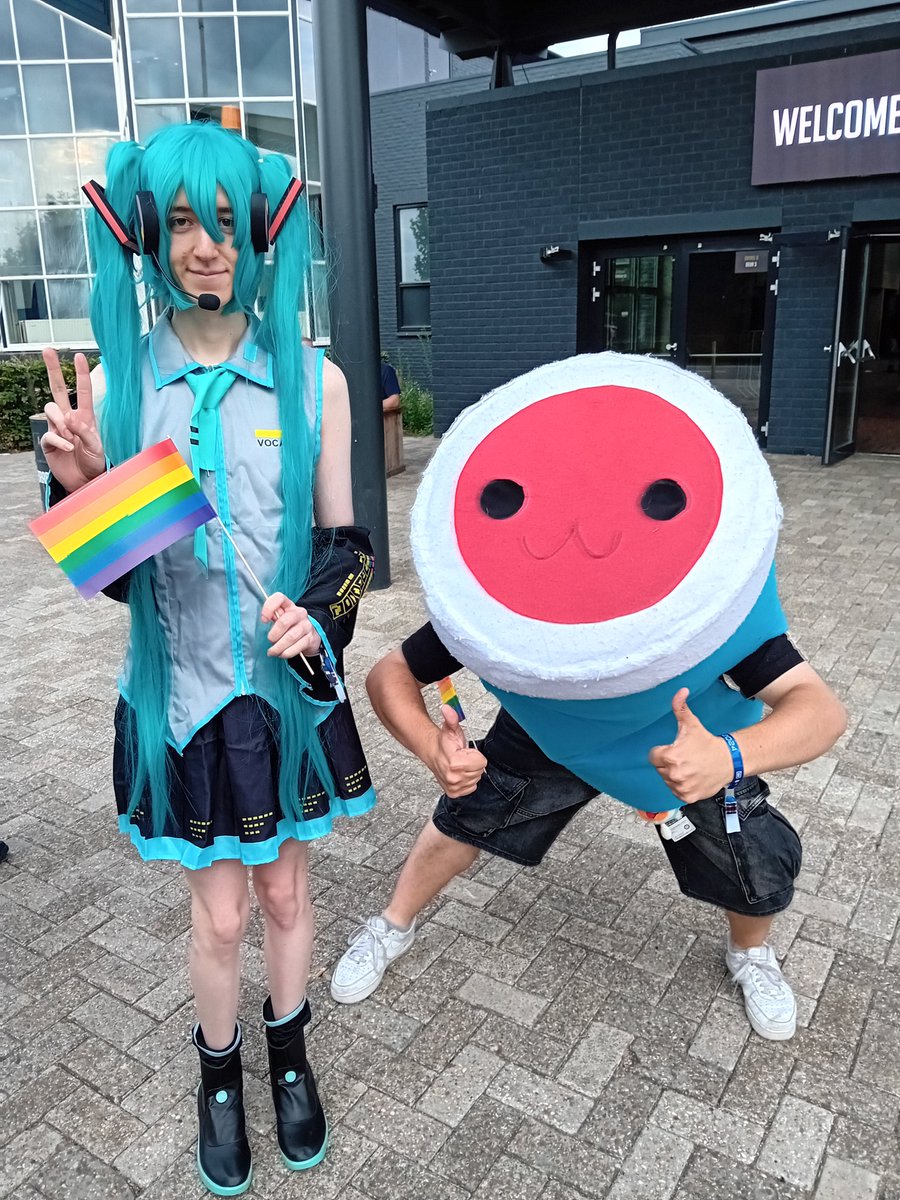 Just met the real Hatsune Miku !!!!!!!!
#COE2025