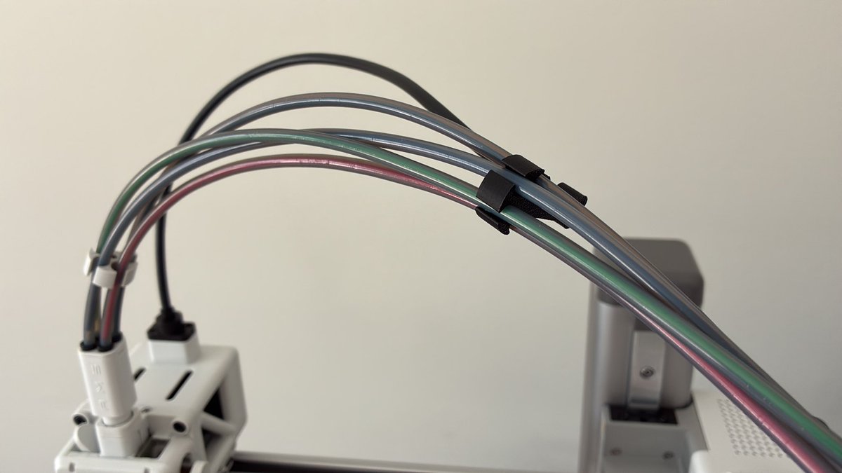 Printed out another PTFE tube organizer and I think it solved the issue with the ams loading which switching between colors 🤞