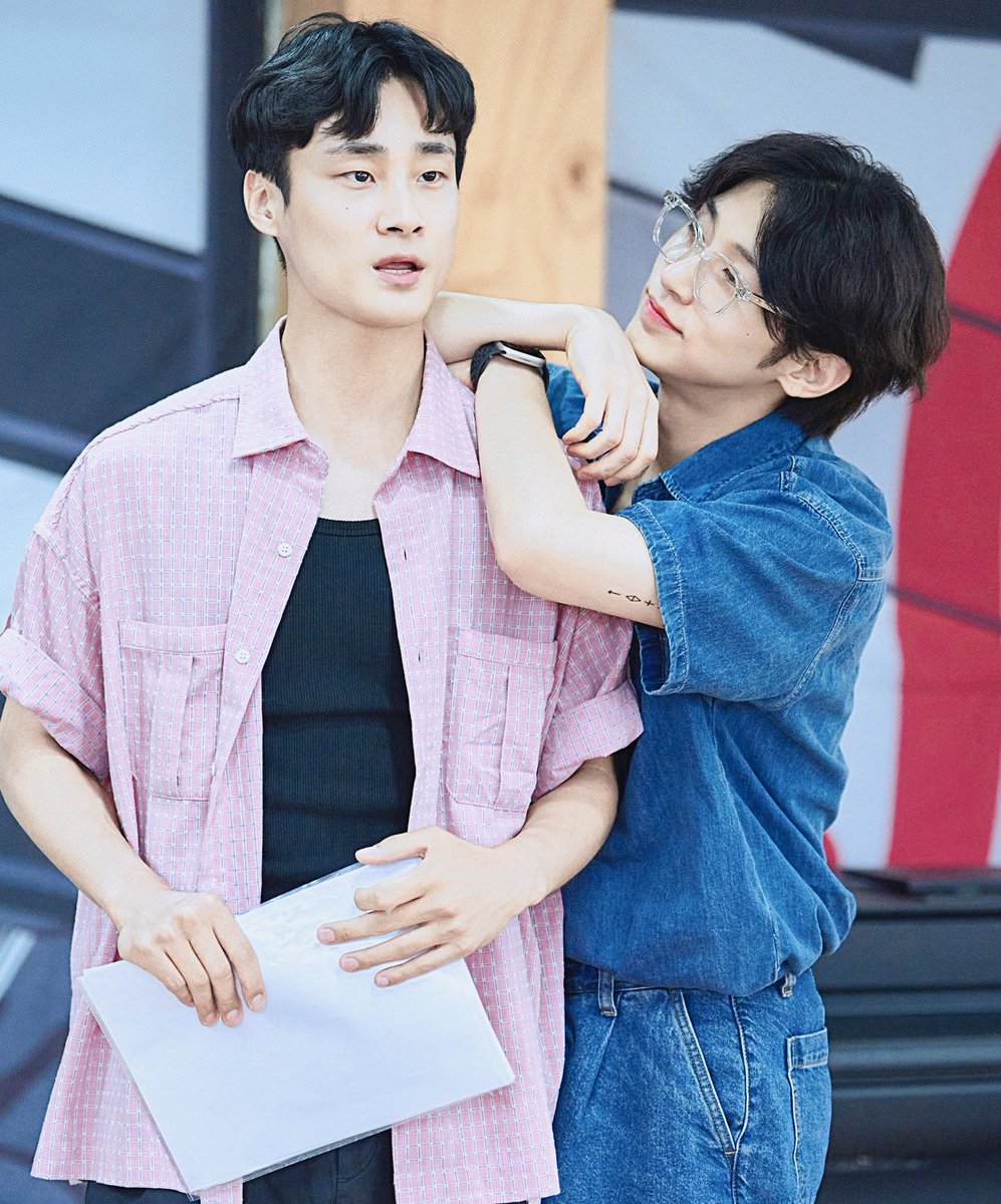 뮤라븬 요약 : 

이고르씨 어깨에 키우시는 슘 인가요?
 ㄴ 내
  ㄴ 엏 그럿쿤요