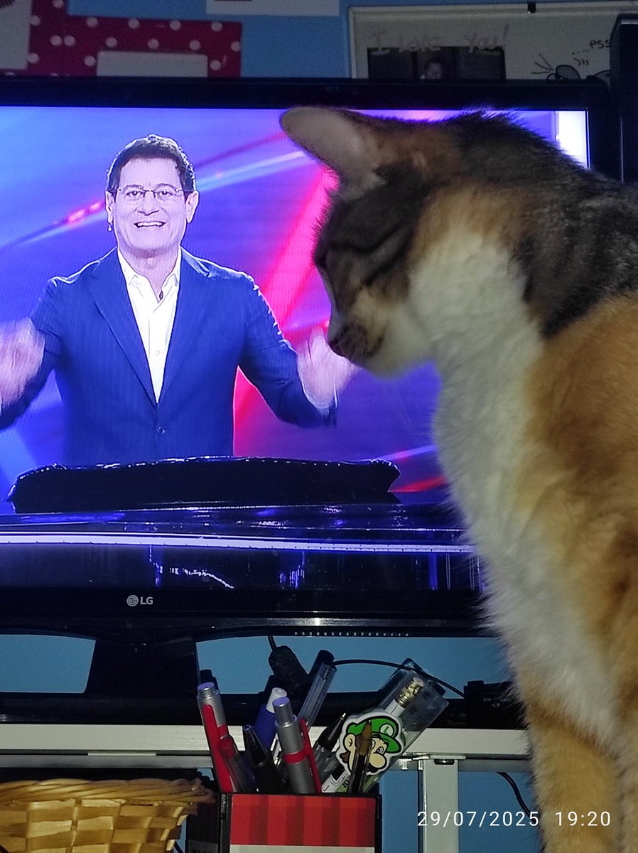 Panariellina86 Quella de I LUNATICI (@panariellinaida) on Twitter photo Io e Puffetta ti guardiamo <a href="/EnricoPapi2/">Enrico Papi Official</a> siamo tutti innamorati della MOSECA #Sarabanda Io e Puffetta ti guardiamo <a href="/EnricoPapi2/">Enrico Papi Official</a> siamo tutti innamorati della MOSECA #Sarabanda