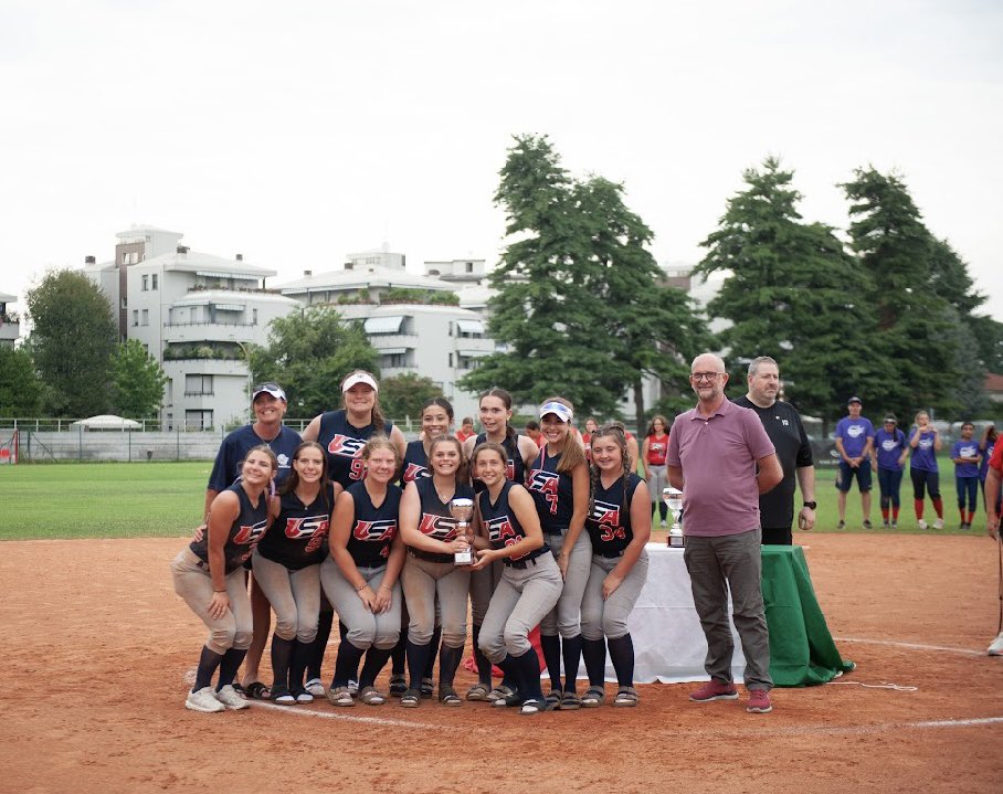 OPowell29's tweet photo. Best experience of my life!!! Italy 2025🇮🇹!!! Go Stripes🇺🇸!!! @aistsports  @AMNTX18u @FarmersSoftball https://t.co/my8QdjZYqi