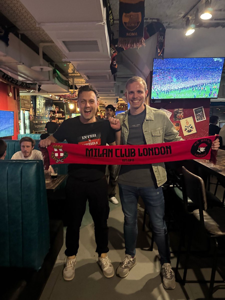 AC Milan Club Berlin (@acmilanberlin) on Twitter photo ๐ฌ๐ง London ๐ค Berlin ๐ฉ๐ช
As weโre eagerly waiting for the new season, hereโs a little throwback to a few weeks ago, when our President visited our Rossoneri friends in London at <a href="/TheVolleyLondon/">The Volley</a> ๐ป
We bet our cousins will not forget that night anytime soon ๐คญ ๐ฌ๐ง London ๐ค Berlin ๐ฉ๐ช
As weโre eagerly waiting for the new season, hereโs a little throwback to a few weeks ago, when our President visited our Rossoneri friends in London at <a href="/TheVolleyLondon/">The Volley</a> ๐ป
We bet our cousins will not forget that night anytime soon ๐คญ