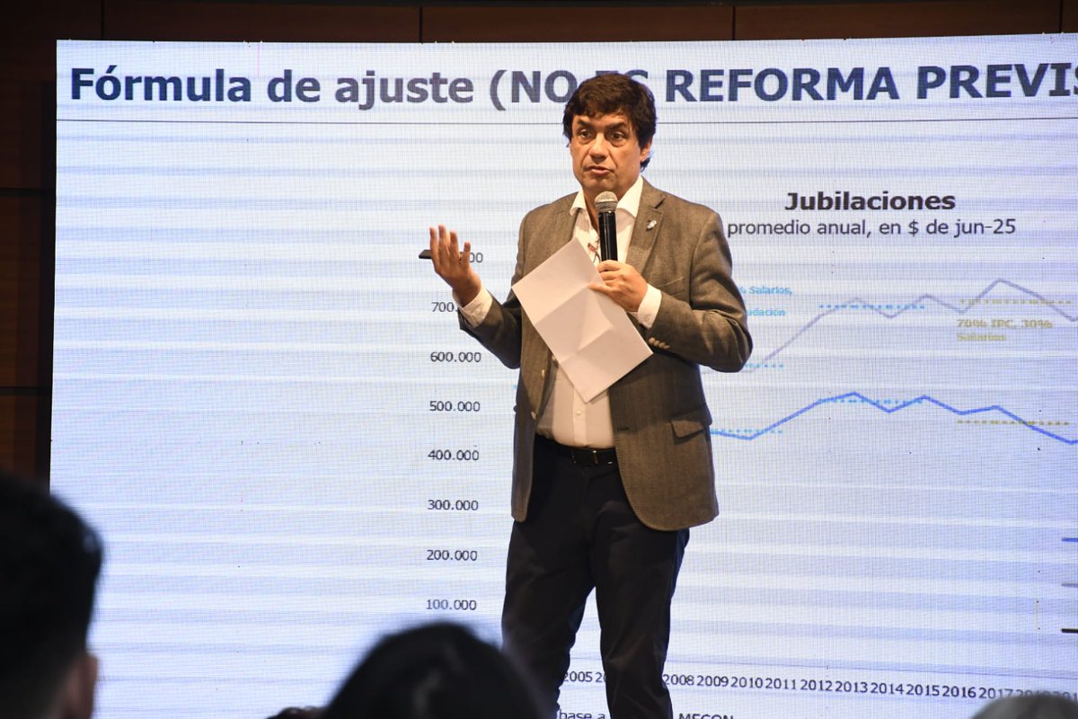 En el primera panel analizamos los aspectos técnicos del sistema previsional con referentes de primer nivel como <a href="/GiordanoOsvaldo/">Osvaldo Giordano</a>
de <a href="/FMediterranea/">Fundación Mediterránea</a>, <a href="/hernanlacunza/">Hernán Lacunza</a> de <a href="/fpensar/">Fundación Pensar</a> y <a href="/GastonUtrera/">GastonUtrera</a> de <a href="/LaSiglo21/">Universidad Siglo 21</a> moderados por <a href="/FedeGiammaria/">Fede Giammaría</a>