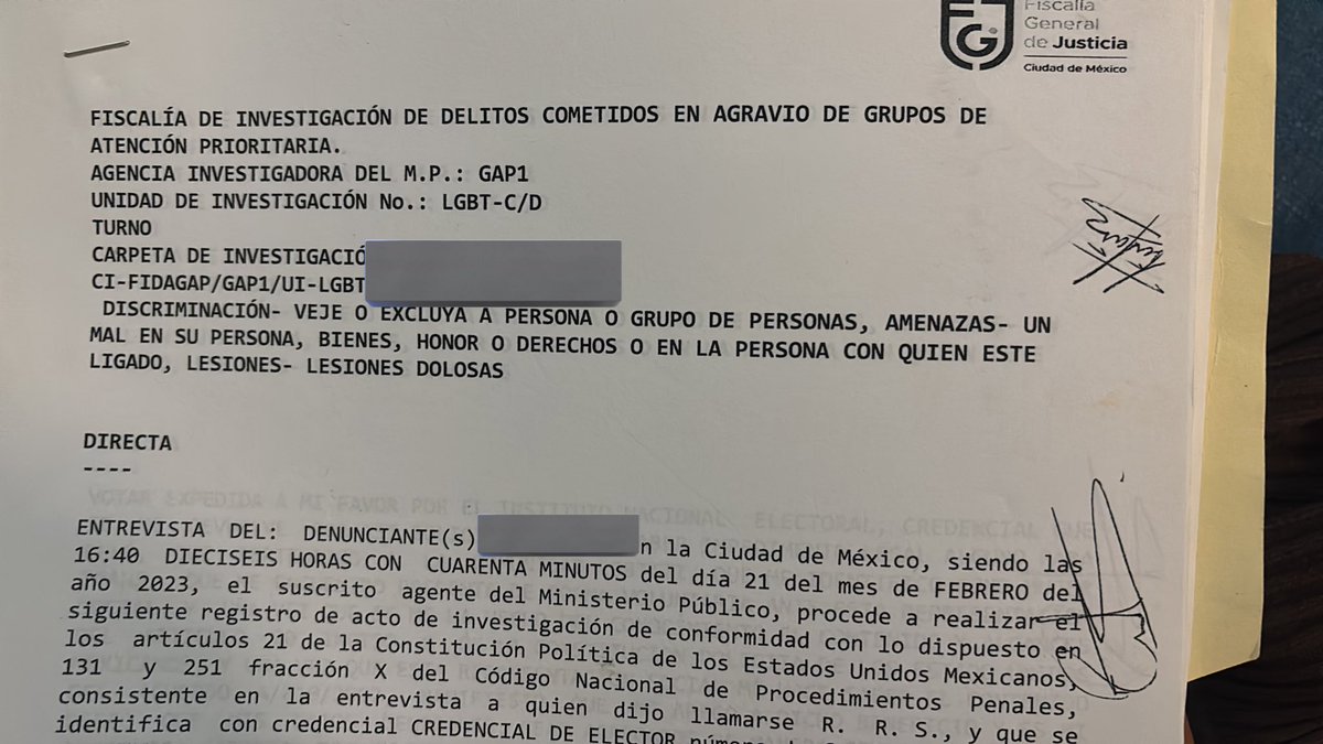 Victoria Samano ✨ (@samano_o) on Twitter photo En febrero del 2023 denuncié por discriminación a dos diputadas, hace apenas un mes fue la primera audiencia y el juez no continuó.
¿Qué hay que hacer para recibir el mismo trato que el policía víctima de discriminación <a href="/BerthaAlcalde/">Bertha Alcalde Luján</a> <a href="/ClaraBrugadaM/">Clara Brugada Molina</a> <a href="/HildaTellezL/">Hilda Téllez Lino</a> <a href="/Geraldina_GV/">Geraldina González de la Vega🪶</a>? En febrero del 2023 denuncié por discriminación a dos diputadas, hace apenas un mes fue la primera audiencia y el juez no continuó.
¿Qué hay que hacer para recibir el mismo trato que el policía víctima de discriminación <a href="/BerthaAlcalde/">Bertha Alcalde Luján</a> <a href="/ClaraBrugadaM/">Clara Brugada Molina</a> <a href="/HildaTellezL/">Hilda Téllez Lino</a> <a href="/Geraldina_GV/">Geraldina González de la Vega🪶</a>?