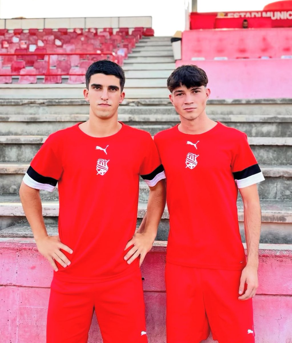 ✅ OFICIAL | JOEL MONTERO marxa cedit al CE Manresa de 3RFEF i renova amb el <a href="/GironaFC/">Girona FC</a> fins 2027.

A la foto, present amb ARNAU COROMINA, l’altre cedit que s’ha oficialitzat avui al mateix destí.