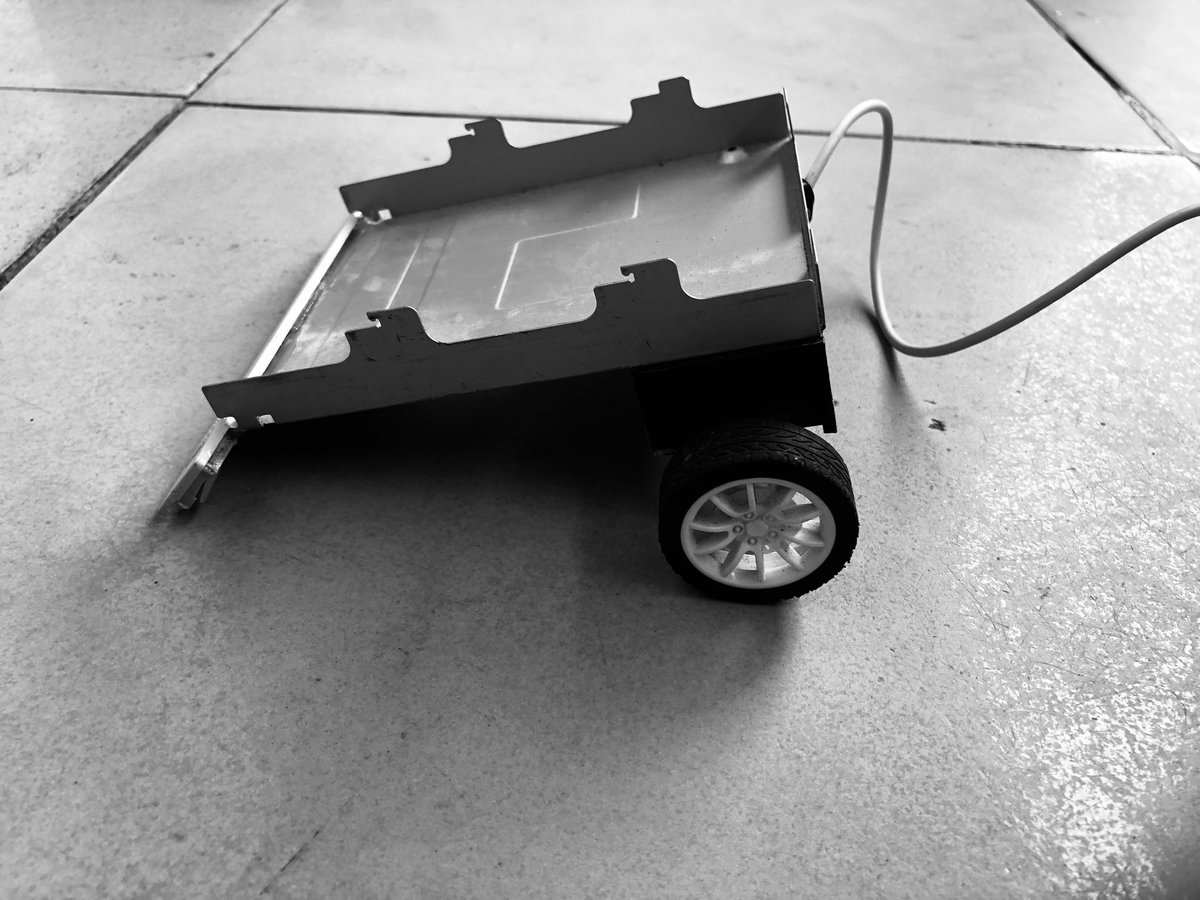 StanleyRume's tweet photo. Rc robot https://t.co/nGnmCh5gcP