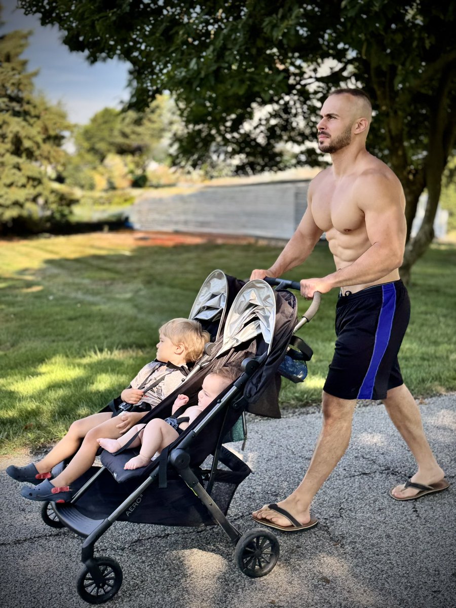 HaleyGaglione's tweet image. Shirtless man spotted walking kids