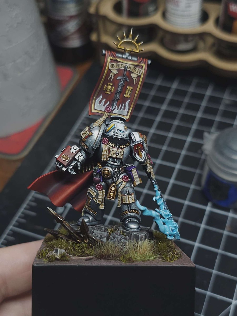 Finished up a piece I started a long time ago, not my best work but it was good to have him done! #warhammercommunity #warhammer