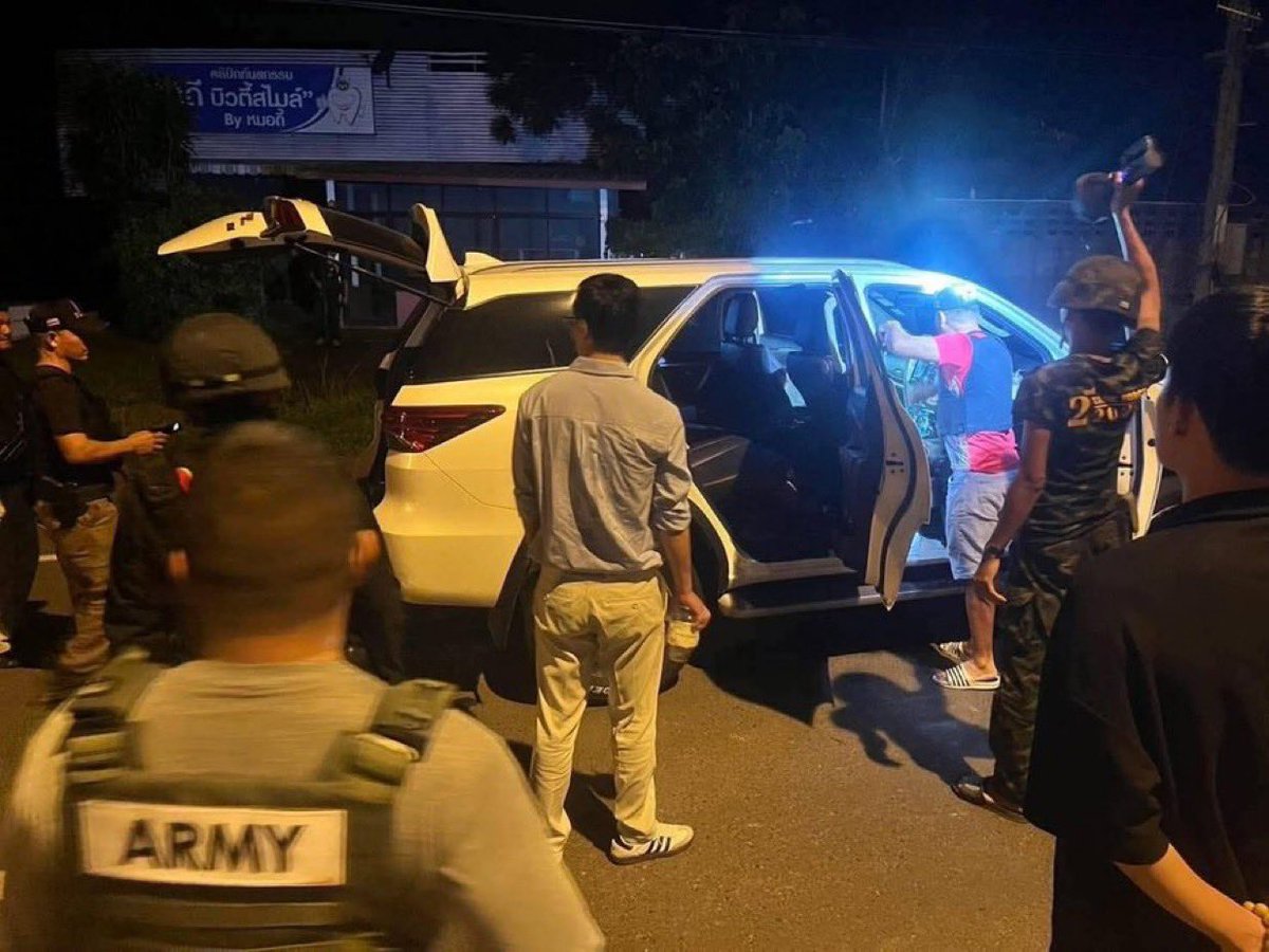 visegrad24's tweet image. BREAKING:

Thailand arrests 3 suspected Chinese spies.

The men were arrested while taking pictures of military infrastructure and restricted areas in the Surin province near the border with Cambodia. They also had falsified document on them.
