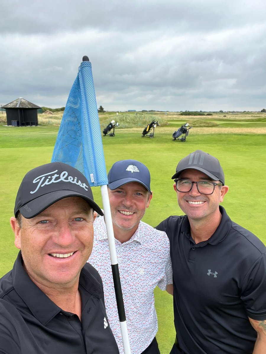 🏌️‍♂️ It was a pleasure to welcome former professional footballers Michael Bridges, Harry Kewell and John Watson to the Old Links today.

“This place is absolutely incredible. It was magnificent. We absolutely loved it. Harry won with 35 points! We’d love to come back again.”