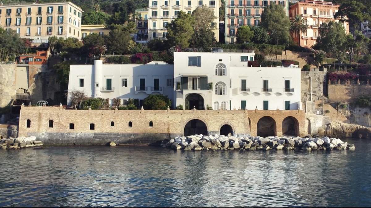 The Bay of Naples in PARTHENOPE 🌅

Now streaming exclusively.