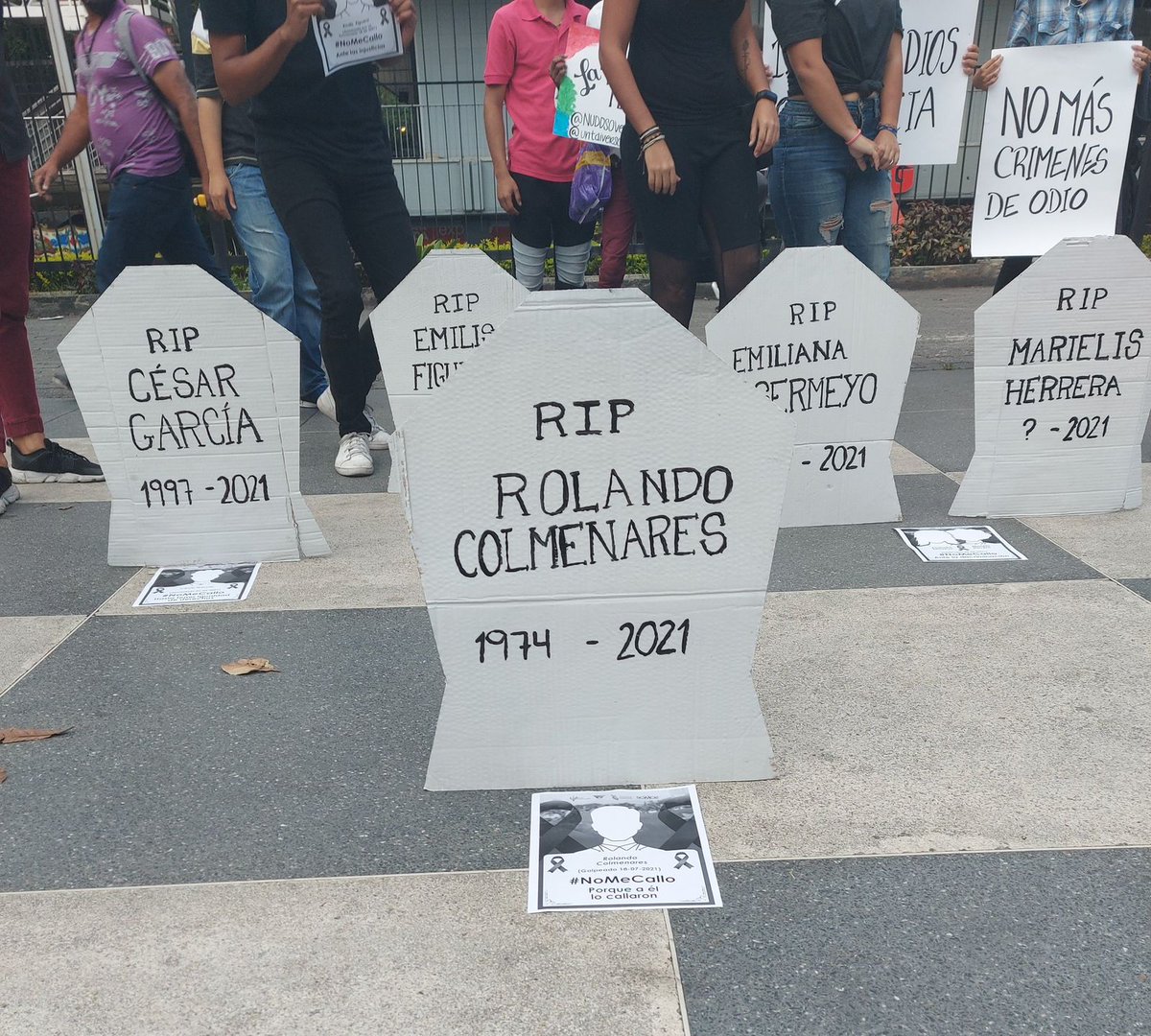 En 2021 denunciamos el asesinato homofobico de Rolando Colmenares

Hoy su familia nos informa que finalmente inició un juicio en contra de uno de los implicados. Esperamos que el <a href="/MinpublicoVEN/">Ministerio Público venezolano</a> garantice un proceso libre de discriminación y apegado a derecho
#JusticiaParaRolando