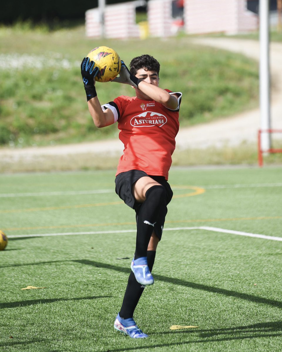 🏃🏻‍♂️ Los entrenamientos continúan. 

#CampusMareo – Central Lechera Asturiana.
