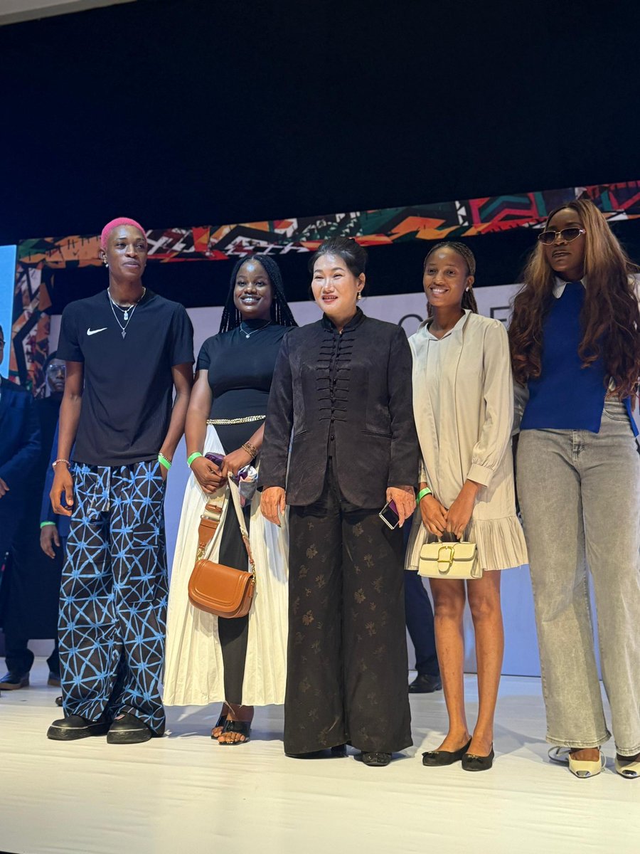 StephanieU404's tweet image. Afternoon well spent with Chief Diana Chen ❤️🥳🥂 
#yappi #GAC