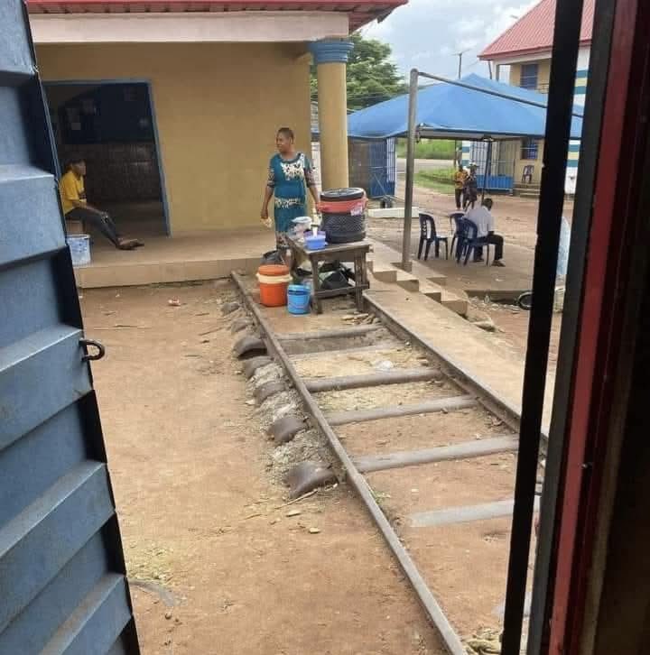 Smh, this country matter sef go don tire God