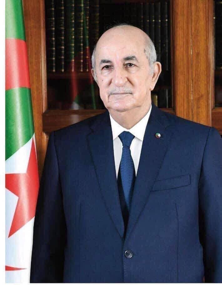تلقى اليوم رئيس الجمهورية، السيد <a href="/TebbouneAmadjid/">عبدالمجيد تبون - Abdelmadjid Tebboune</a> مكالمة هاتفية من رئيس جمهورية ألمانيا الاتحادية، السيد فرانك شتاينماير تناولا فيها العلاقات الثنائية وسبل تعزيزها وتطويرها في مختلف المجالات.
🇩🇿🇩🇪
facebook.com/share/p/1LoZxt…