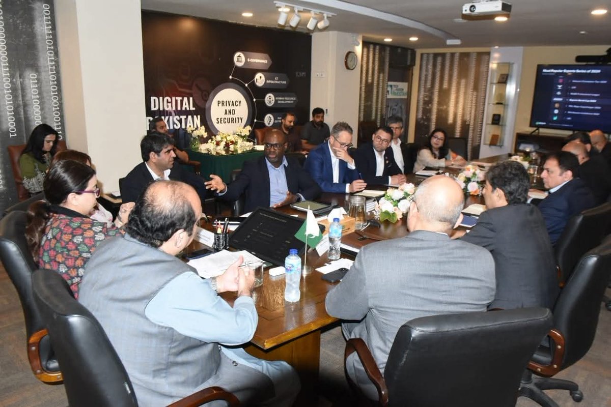 Pakistan is stepping up its game with its 1st National Esports Policy! 💻

 Led by Federal Minister Shaza Fatima Khawaja and Chairman PMYP Rana Mashhood Ahmed Khan, a high-level meeting was held to advance this initiative, bringing together key stakeholders including Amna Batool