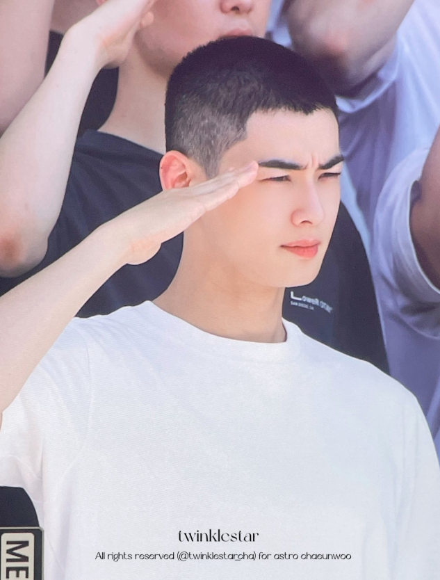 AboutMusicYT's tweet photo. Cha Eunwoo was spotted at the military. https://t.co/wmcPW7A9xn