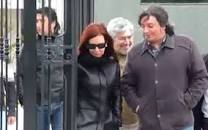 La que no tiene visa y si pone un pie en USA va en cana por lavado de dinero es tu Jefa, campeón.-