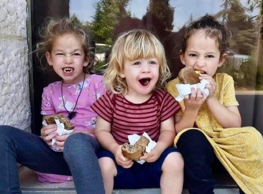 Asesinados por Hamás  durante la masacre del 7 de octubre.

Nunca olviden quién empezó esta guerra.