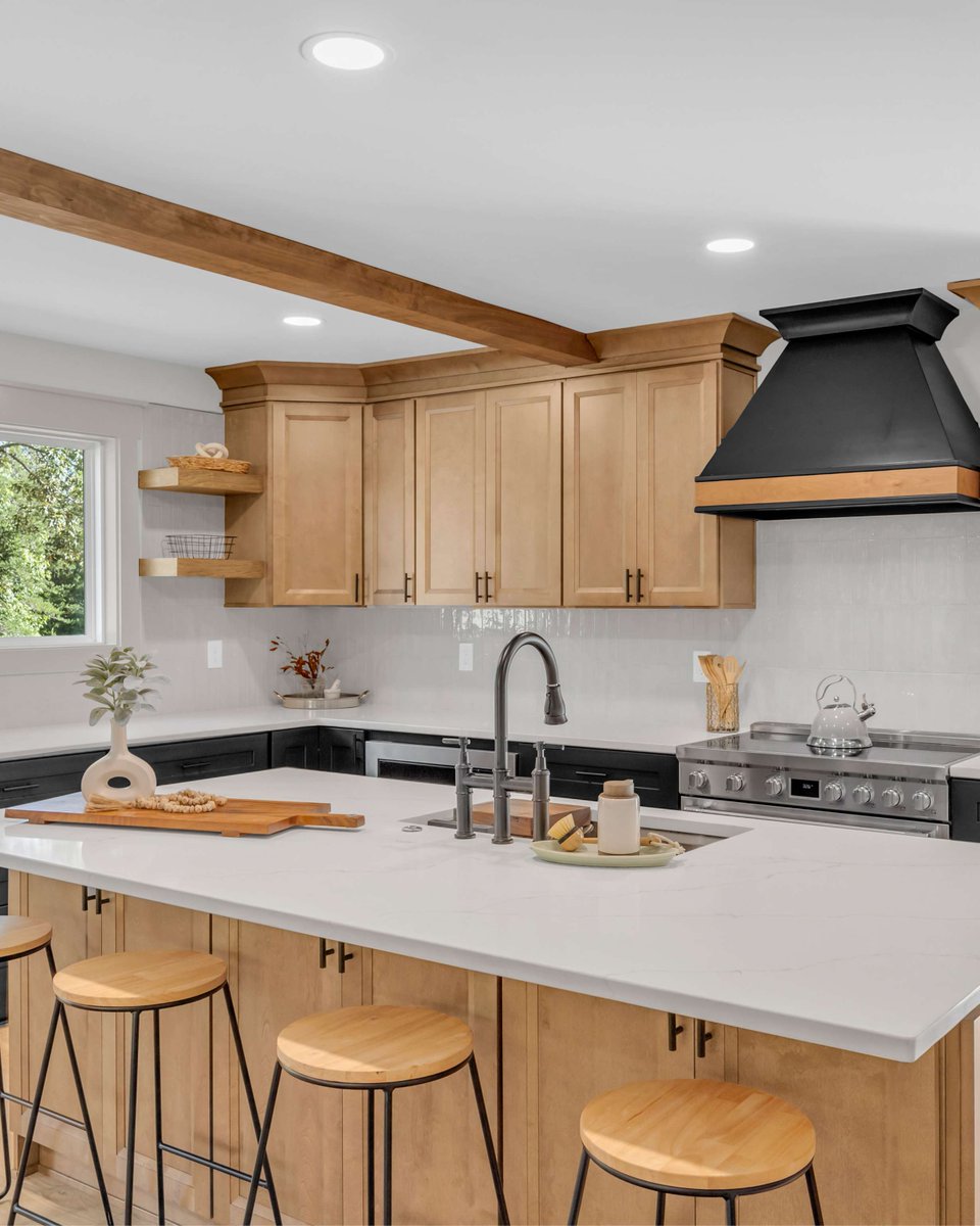 BHHSCDanJoyner's tweet image. 🏡 Your Private Oasis! 🏡 This rare, completely remodeled home sits on 4.81 acres in #EasleySC. Don't miss this perfect blend of serenity and convenience!

🔗 ow.ly/THQm50WweJ6

Presented by: Karen Binnarr, REALTOR® with BHHS C Dan Joyner

#DreamHome #CDJFeelsLikeHome