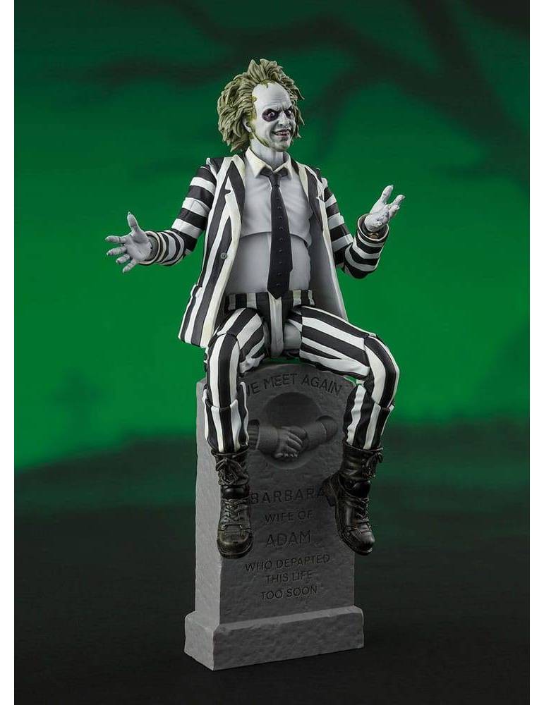Figuarts ha sacado esta figura de #Beetlejuice con cuatro cabezas a falta de una. Ulta-articulada y con las expresiones CLAVADAS a Keaton. Incluye la cabeza reducida, XD
Es una pasada. ¡Ya a la venta!

#timburton #michaelKeaton #actionfigure #collectors
atomcomics.net/beetlejuice-fi…