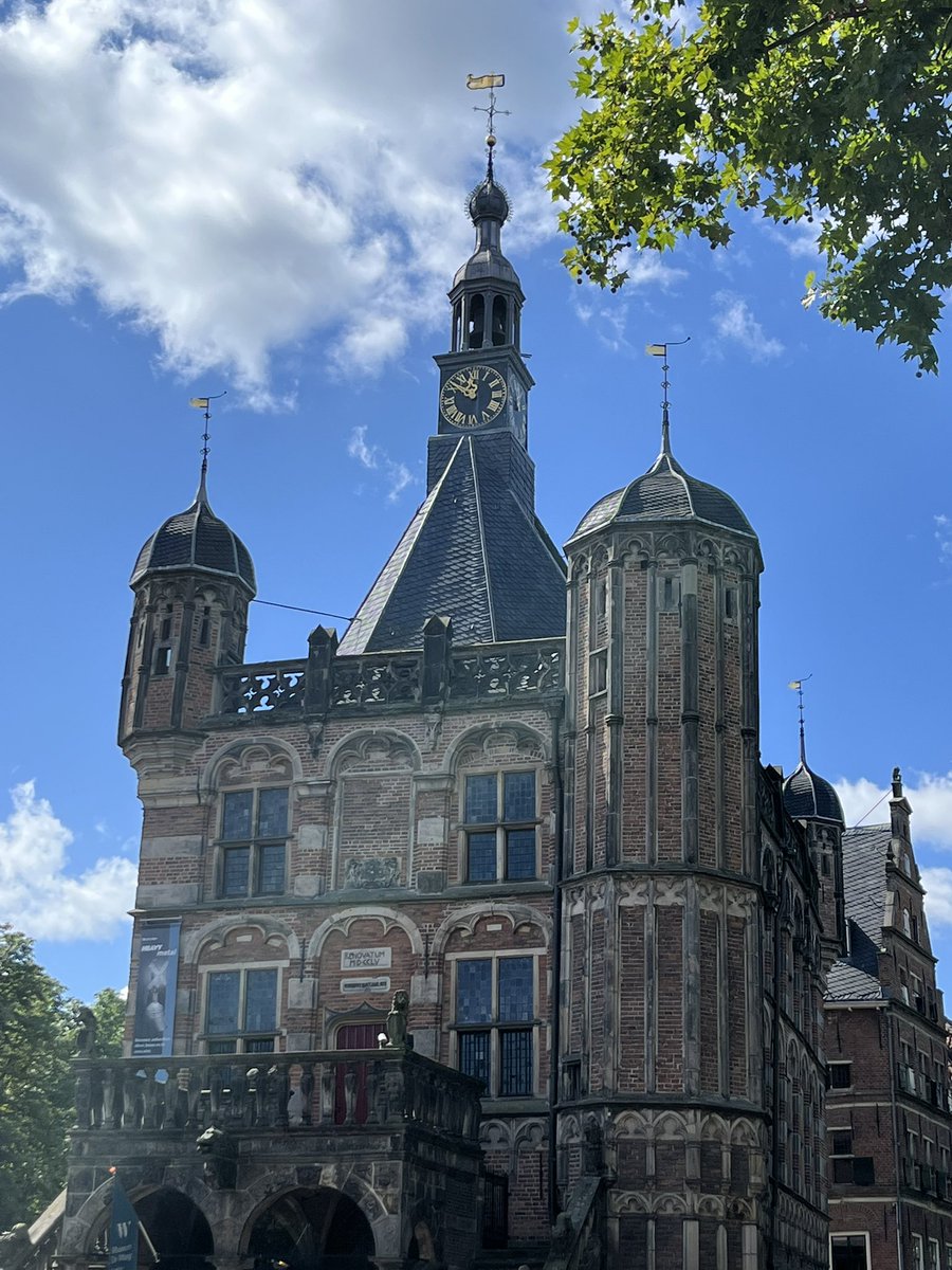 kleinkraakie's tweet photo. Vandaag met moeders op tjak geweest in Deventer! Wat een leuke en gezellige stad is dat zeg. We hebben ons prima vermaakt en het weer was ook eens mooi ๐ค๏ธ
#Deventer #opstap #optjak https://t.co/7287wWn1Dp