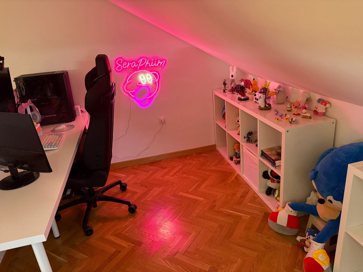 Echaba de menos mi LED de Kirby 💕
Ya queda menos para tener lista la habitación!