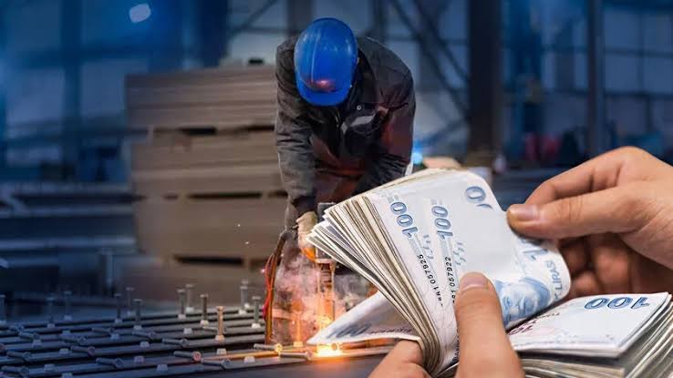 Syn <a href="/isikhanvedat/">Prof. Dr. Vedat Işıkhan</a> <a href="/memetsimsek/">Mehmet Simsek</a> bakanım Bir Kamu Personeli Olarak Ailem çocuklarım olduğu halde Tuisin vermiş olduğu Kamu çerçeve beklentisi olarak Yapmış olduğunuz teklifi Kabul etmiyoruz. Vergi düzeni yok Ücret adaletsizliği yüzünden ailem olarak Hakkımızı Helal etmiyoruz..