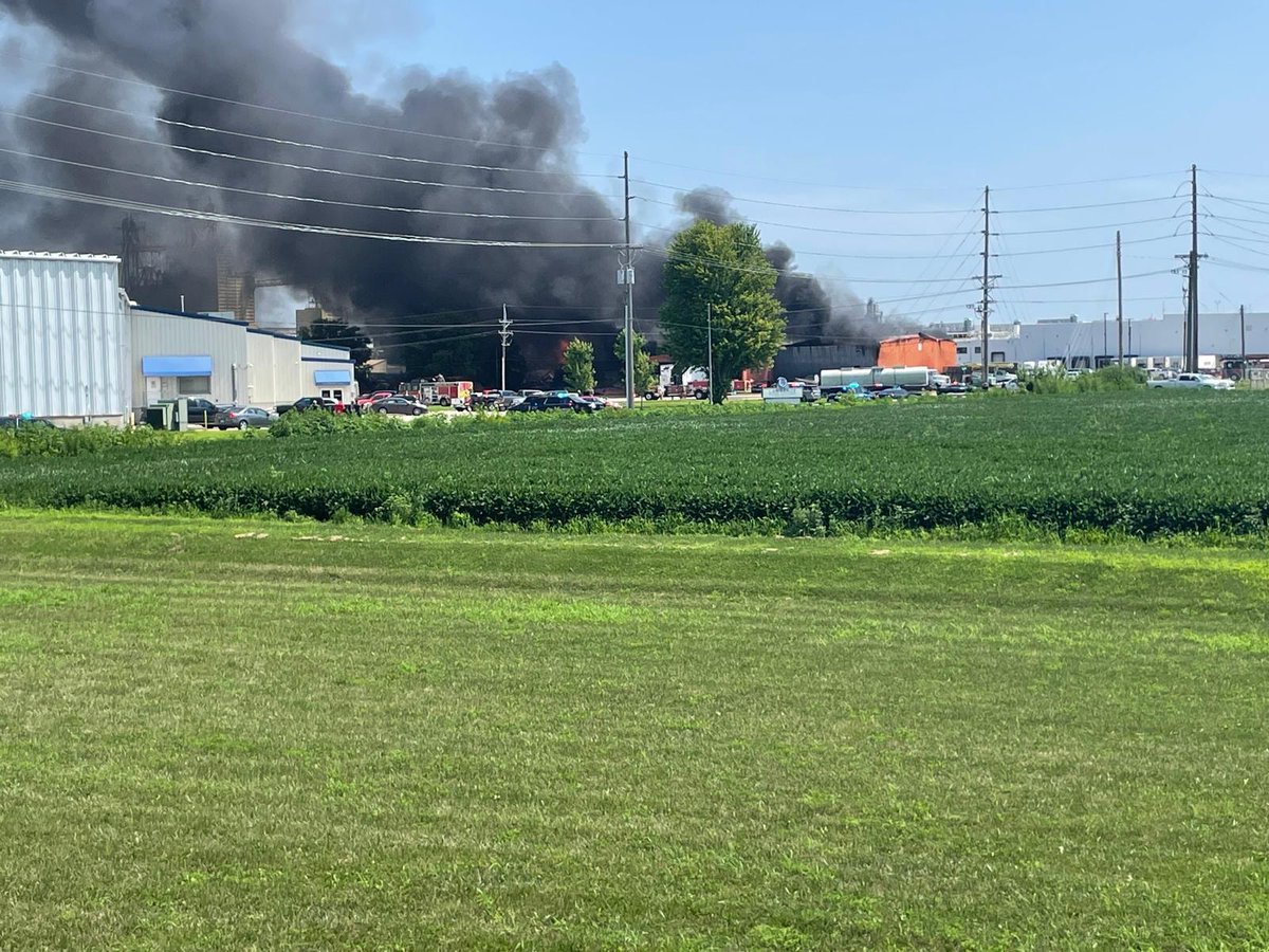 NewsChannelNE's tweet photo. BREAKING: Viewer-submitted photos show that a massive explosion has rocked south Fremont and destroyed the former Golden Sun Feeds facility. The building is currently owned by Horizon BioFuels.

We will pass along more details as they come in. https://t.co/6Ce1gp87Ht
