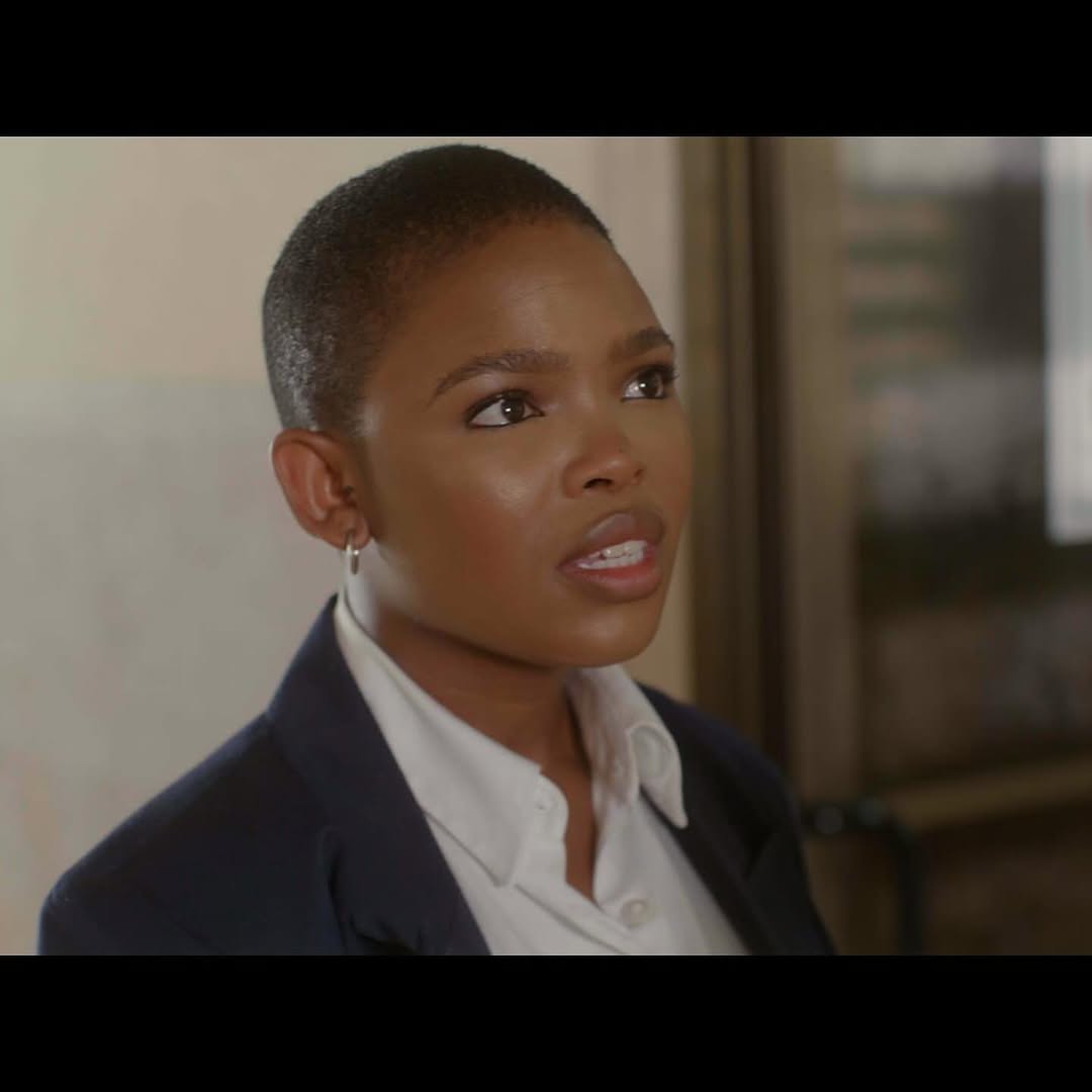 Nine_The_Movie's tweet photo. Detective Vivian stops by Professor Russell’s class, and the tension is impossible to ignore.

Is she just asking questions or already onto something? 👀

Swipe through this pivotal scene from Nine

🎬 Now streaming on Tubi → https://t.co/kHX7EcAweb

#NineTheMovie https://t.co/b5RSTCiM5Z