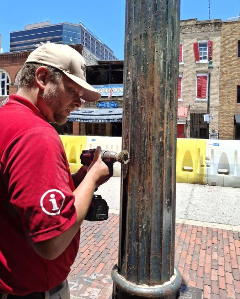 This month, our incredible ambassador team transformed 6th Street by painting 60 light poles and erasing extra-large graffiti marks. Their dedication and hard work keep Downtown Austin shining bright! ✨

If you haven't seen it yet, we invite you to witness their hard work and