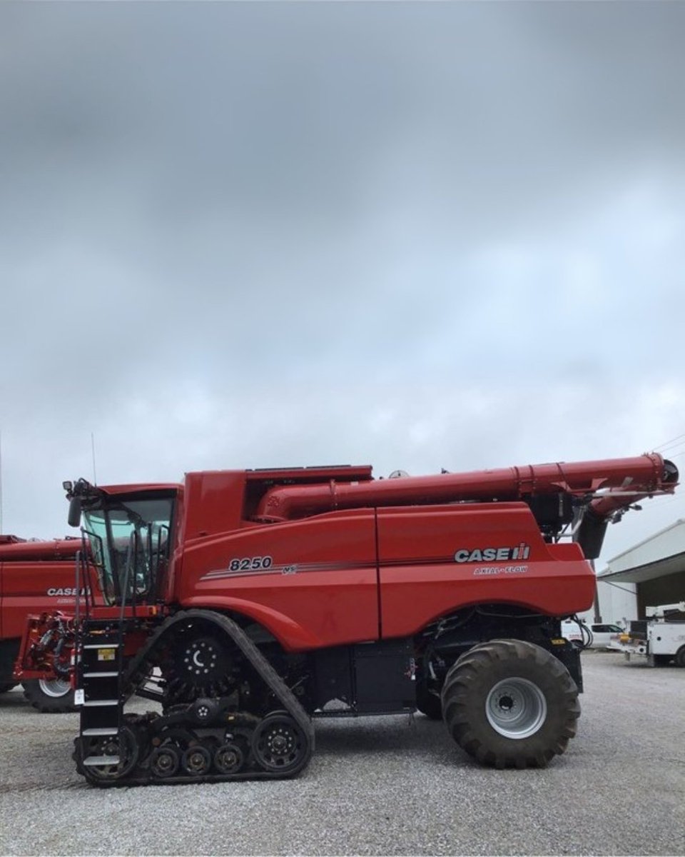 TractorHouse's tweet image. This 𝟐𝟎𝟐𝟐 𝐂𝐀𝐒𝐄 𝐈𝐇 𝟖𝟐𝟓𝟎 is for sale on #TractorHouse ‼

⏲️810 Hours, 593 Separator Hours
📞(618) 471-7096
🔗ow.ly/wbkp50WwR7G

#FarmEquipment #EquipmentForSale #Combines