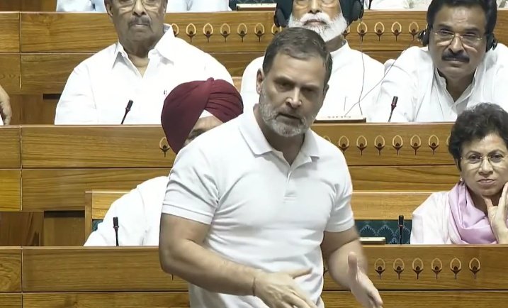 BIG NEWS 🚨 Speaker Om Birla schools Rahul Gandhi after he slammed the table in anger 🔥

RAHUL GANDHI : "Modi Govt is saying 'Act of Terror' is an 'Act of War'

This gives terrorists unchecked power, if they want war, all they have to do is launch one attack. How Trump had lunch
