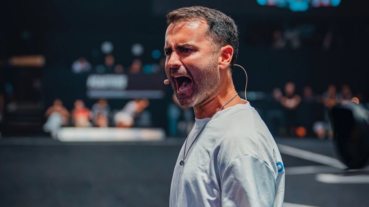 Si es verdad pienso que totalmente es el perfil de Pio, odiado como nosotros pero que luego puede sorprender.A esto que Rivis le sume otro polémico como Cichero, un Sambueza o al peruano que jugaba en Persas (no recuerdo el nombre) y listo, total ya hizo todo, ahora a arriesgar