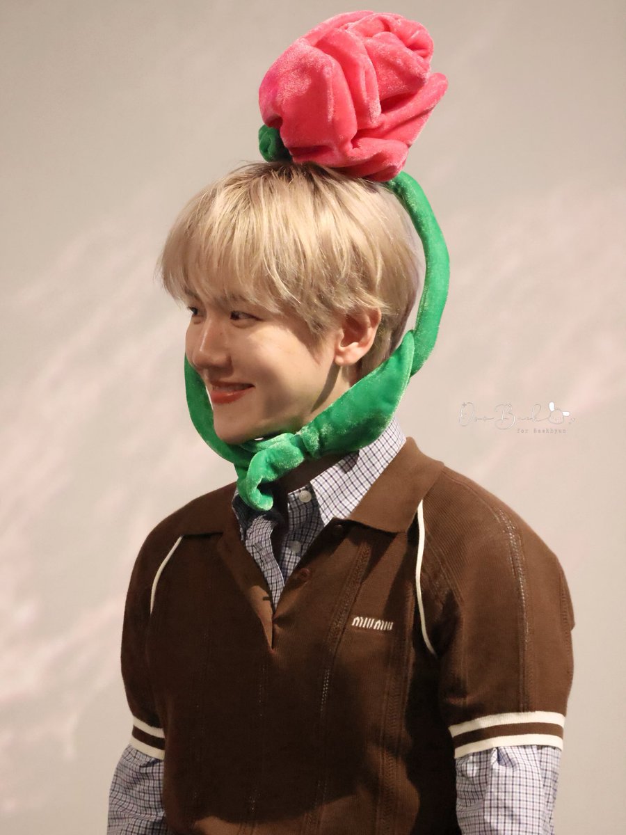 [FOTO] 28/07/25 #BAEKHYUN durante o stage greetings de “The Great Escape: The Story”

cr.: OooBaek0506

#백현 #EXO #엑소 <a href="/B_hundred_Hyun/">Baekhyun_EXO</a> <a href="/BAEKHYUN_INB100/">BAEKHYUN_official</a> <a href="/weareoneEXO/">EXO</a>