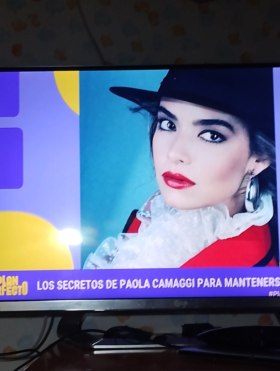 cesargerardo26's tweet photo. Que manera de estar estupenda Paola Camaggi. Felicitaciones por eso. Wapisima‼️👏🏼👏🏼👏🏼. Bueno, las chicas del panel también. #PlanPerfectoCHV @chilevision 🤗🌹🫶🏼 https://t.co/NmBHxrKguR